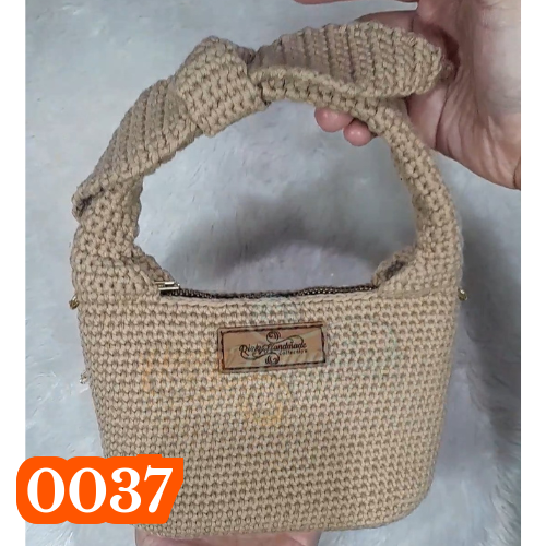 Tas Rajut Mini 2 in 1 Handmade – Bisa Jinjing & Selempang | Benang Katun Elegan